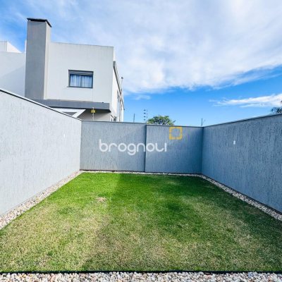 Casa com 170m², 3 quartos (sendo 1 suíte), 2 garagens, no bairro Campeche em Florianópolis