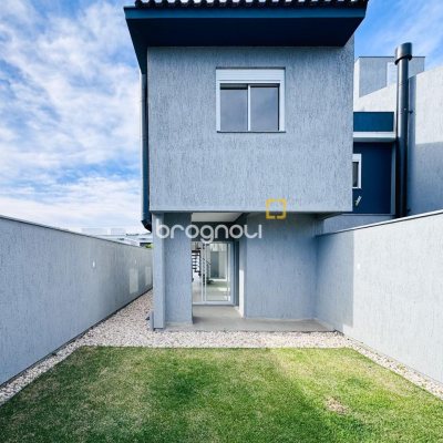 Casa com 170m², 3 quartos (sendo 1 suíte), 2 garagens, no bairro Campeche em Florianópolis