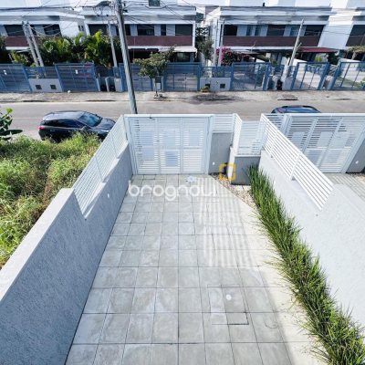 Casa com 170m², 3 quartos (sendo 1 suíte), 2 garagens, no bairro Campeche em Florianópolis