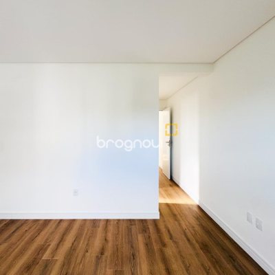 Casa com 170m², 3 quartos (sendo 1 suíte), 2 garagens, no bairro Campeche em Florianópolis