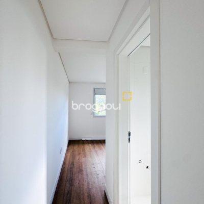 Casa com 170m², 3 quartos (sendo 1 suíte), 2 garagens, no bairro Campeche em Florianópolis