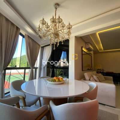 Apartamento com 128m², 3 quartos (sendo 3 suítes), 2 garagens, no bairro Jurerê Internacional em Florianópolis