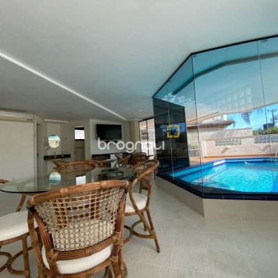 Apartamento com 128m², 3 quartos (sendo 3 suítes), 2 garagens, no bairro Jurerê Internacional em Florianópolis