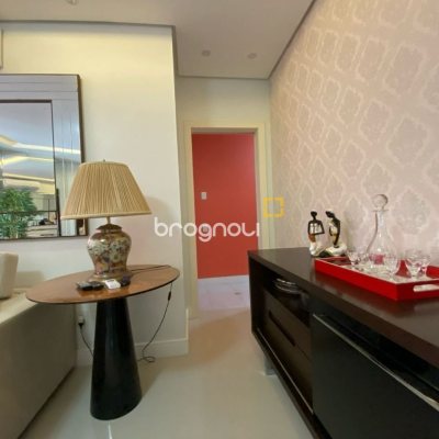 Apartamento com 128m², 3 quartos (sendo 3 suítes), 2 garagens, no bairro Jurerê Internacional em Florianópolis