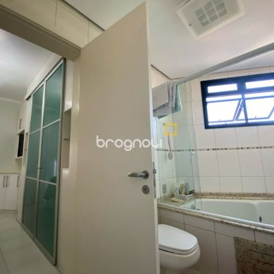 Apartamento com 128m², 3 quartos (sendo 3 suítes), 2 garagens, no bairro Jurerê Internacional em Florianópolis