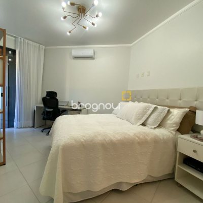 Apartamento com 128m², 3 quartos (sendo 3 suítes), 2 garagens, no bairro Jurerê Internacional em Florianópolis