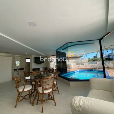 Apartamento com 128m², 3 quartos (sendo 3 suítes), 2 garagens, no bairro Jurerê Internacional em Florianópolis