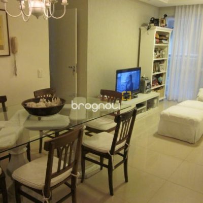 Apartamento com 115m², 3 quartos (sendo 3 suítes), 2 garagens, no bairro Jurerê Internacional em Florianópolis