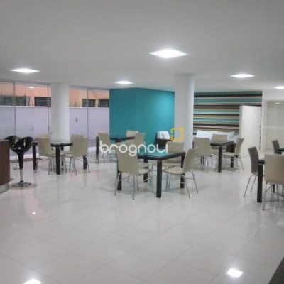 Apartamento com 115m², 3 quartos (sendo 3 suítes), 2 garagens, no bairro Jurerê Internacional em Florianópolis