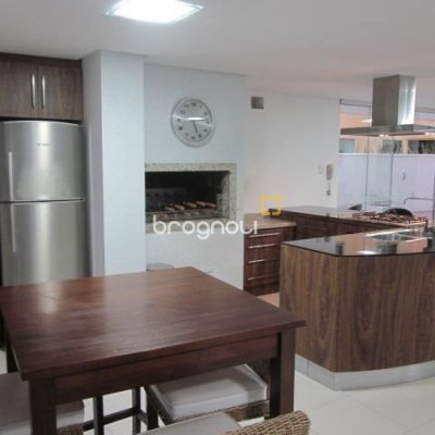 Apartamento com 115m², 3 quartos (sendo 3 suítes), 2 garagens, no bairro Jurerê Internacional em Florianópolis