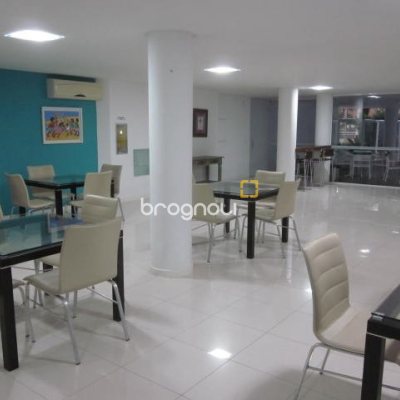 Apartamento com 115m², 3 quartos (sendo 3 suítes), 2 garagens, no bairro Jurerê Internacional em Florianópolis