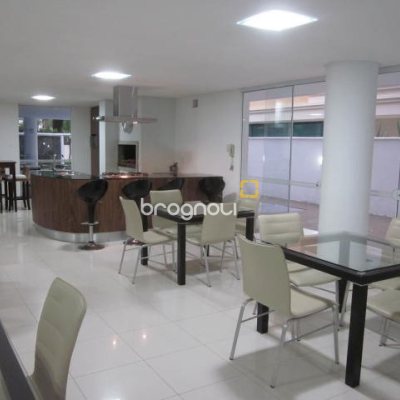Apartamento com 115m², 3 quartos (sendo 3 suítes), 2 garagens, no bairro Jurerê Internacional em Florianópolis