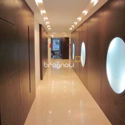 Apartamento com 115m², 3 quartos (sendo 3 suítes), 2 garagens, no bairro Jurerê Internacional em Florianópolis