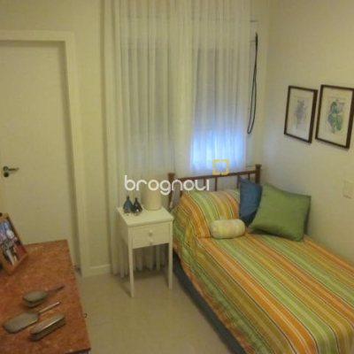 Apartamento com 115m², 3 quartos (sendo 3 suítes), 2 garagens, no bairro Jurerê Internacional em Florianópolis