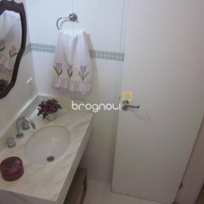 Apartamento com 115m², 3 quartos (sendo 3 suítes), 2 garagens, no bairro Jurerê Internacional em Florianópolis