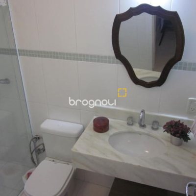 Apartamento com 115m², 3 quartos (sendo 3 suítes), 2 garagens, no bairro Jurerê Internacional em Florianópolis