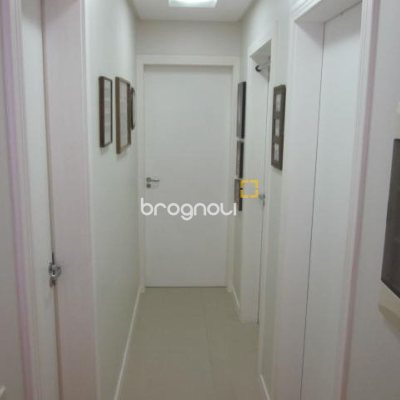 Apartamento com 115m², 3 quartos (sendo 3 suítes), 2 garagens, no bairro Jurerê Internacional em Florianópolis