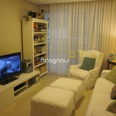 Apartamento com 115m², 3 quartos (sendo 3 suítes), 2 garagens, no bairro Jurerê Internacional em Florianópolis