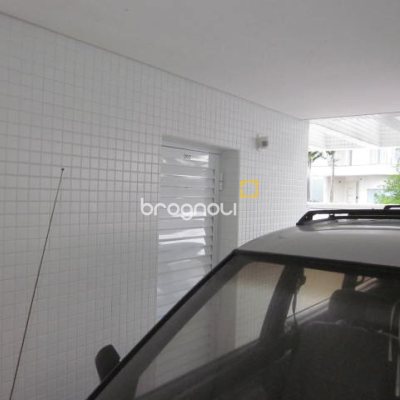 Apartamento com 115m², 3 quartos (sendo 3 suítes), 2 garagens, no bairro Jurerê Internacional em Florianópolis