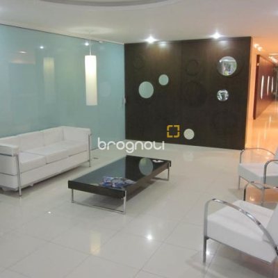 Apartamento com 115m², 3 quartos (sendo 3 suítes), 2 garagens, no bairro Jurerê Internacional em Florianópolis
