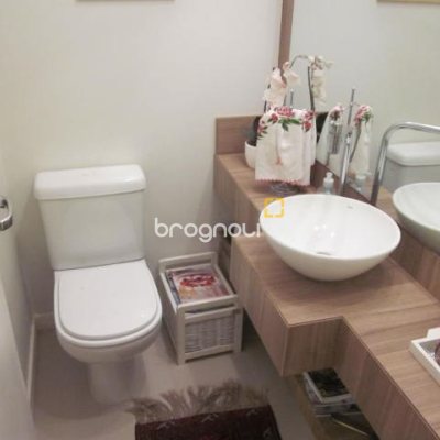Apartamento com 115m², 3 quartos (sendo 3 suítes), 2 garagens, no bairro Jurerê Internacional em Florianópolis