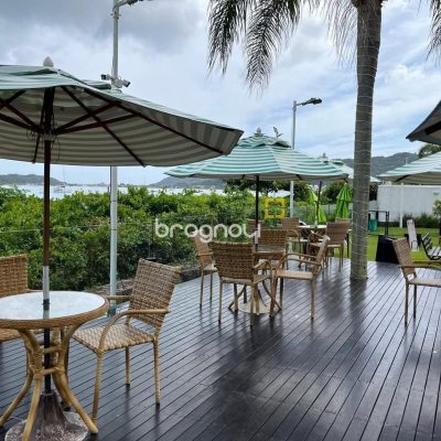 Cobertura com 209m², 4 quartos (sendo 4 suítes), 3 garagens, no bairro Cachoeira do Bom Jesus em Florianópolis