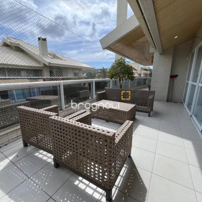Cobertura com 209m², 4 quartos (sendo 4 suítes), 3 garagens, no bairro Cachoeira do Bom Jesus em Florianópolis