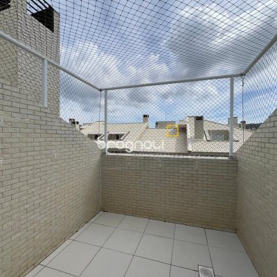 Cobertura com 209m², 4 quartos (sendo 4 suítes), 3 garagens, no bairro Cachoeira do Bom Jesus em Florianópolis