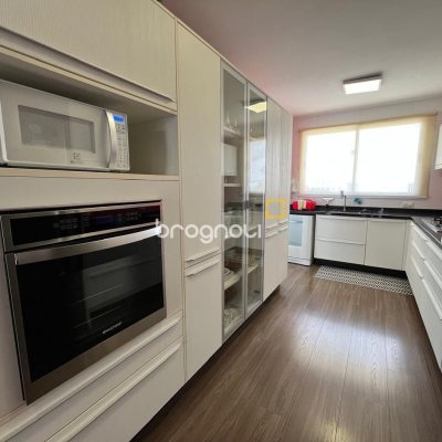 Cobertura com 209m², 4 quartos (sendo 4 suítes), 3 garagens, no bairro Cachoeira do Bom Jesus em Florianópolis