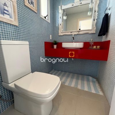 Cobertura com 209m², 4 quartos (sendo 4 suítes), 3 garagens, no bairro Cachoeira do Bom Jesus em Florianópolis