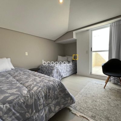 Cobertura com 209m², 4 quartos (sendo 4 suítes), 3 garagens, no bairro Cachoeira do Bom Jesus em Florianópolis