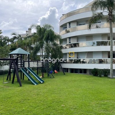 Cobertura com 209m², 4 quartos (sendo 4 suítes), 3 garagens, no bairro Cachoeira do Bom Jesus em Florianópolis