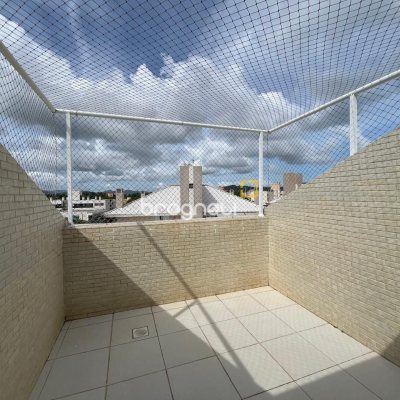 Cobertura com 209m², 4 quartos (sendo 4 suítes), 3 garagens, no bairro Cachoeira do Bom Jesus em Florianópolis