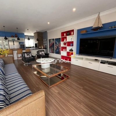 Cobertura com 209m², 4 quartos (sendo 4 suítes), 3 garagens, no bairro Cachoeira do Bom Jesus em Florianópolis