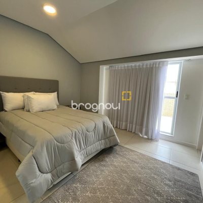 Cobertura com 209m², 4 quartos (sendo 4 suítes), 3 garagens, no bairro Cachoeira do Bom Jesus em Florianópolis
