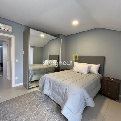 Cobertura com 209m², 4 quartos (sendo 4 suítes), 3 garagens, no bairro Cachoeira do Bom Jesus em Florianópolis