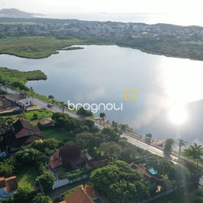 Casa com 157m², 3 quartos (sendo 1 suíte), 2 garagens, no bairro Rio Tavares Central em Florianópolis