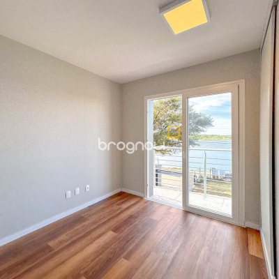 Casa com 157m², 3 quartos (sendo 1 suíte), 2 garagens, no bairro Rio Tavares Central em Florianópolis