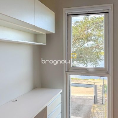 Casa com 157m², 3 quartos (sendo 1 suíte), 2 garagens, no bairro Rio Tavares Central em Florianópolis