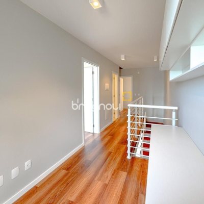 Casa com 157m², 3 quartos (sendo 1 suíte), 2 garagens, no bairro Rio Tavares Central em Florianópolis