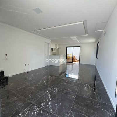 Casa com 150m², 3 quartos (sendo 3 suítes), 2 garagens, no bairro Ingleses em Florianópolis