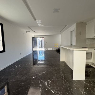 Casa com 150m², 3 quartos (sendo 3 suítes), 2 garagens, no bairro Ingleses em Florianópolis