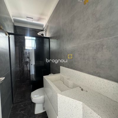 Casa com 150m², 3 quartos (sendo 3 suítes), 2 garagens, no bairro Ingleses em Florianópolis