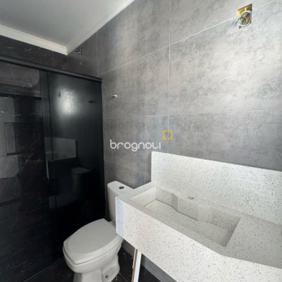 Casa com 150m², 3 quartos (sendo 3 suítes), 2 garagens, no bairro Ingleses em Florianópolis