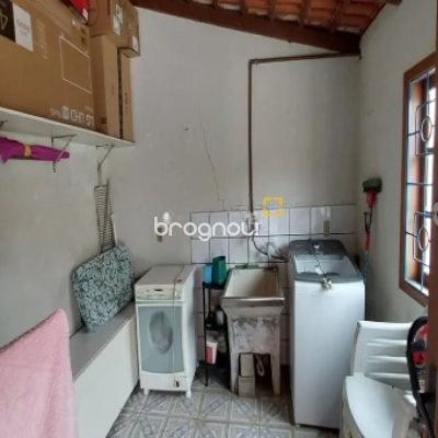 Casa com 144m², 4 quartos (sendo 1 suíte), 2 garagens, no bairro Ingleses em Florianópolis