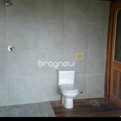 Casa com 270m², 2 quartos (sendo 1 suíte), 2 garagens, no bairro Lagoa da Conceição em Florianópolis