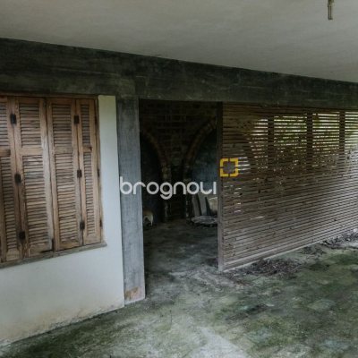 Casa com 270m², 2 quartos (sendo 1 suíte), 2 garagens, no bairro Lagoa da Conceição em Florianópolis