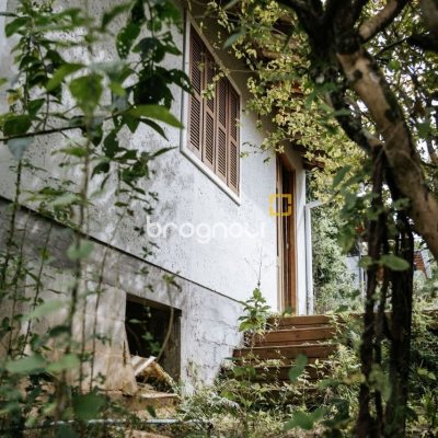 Casa com 270m², 2 quartos (sendo 1 suíte), 2 garagens, no bairro Lagoa da Conceição em Florianópolis