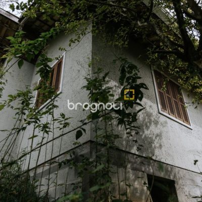 Casa com 270m², 2 quartos (sendo 1 suíte), 2 garagens, no bairro Lagoa da Conceição em Florianópolis