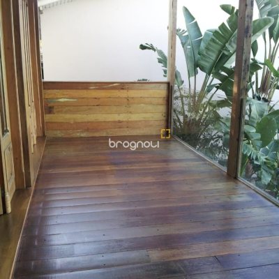 Casa com 270m², 2 quartos (sendo 1 suíte), 2 garagens, no bairro Lagoa da Conceição em Florianópolis
